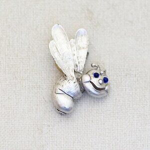 Vintage Dainty Cartoon Bumblebee Silver Tone Brooch by JJ - T21